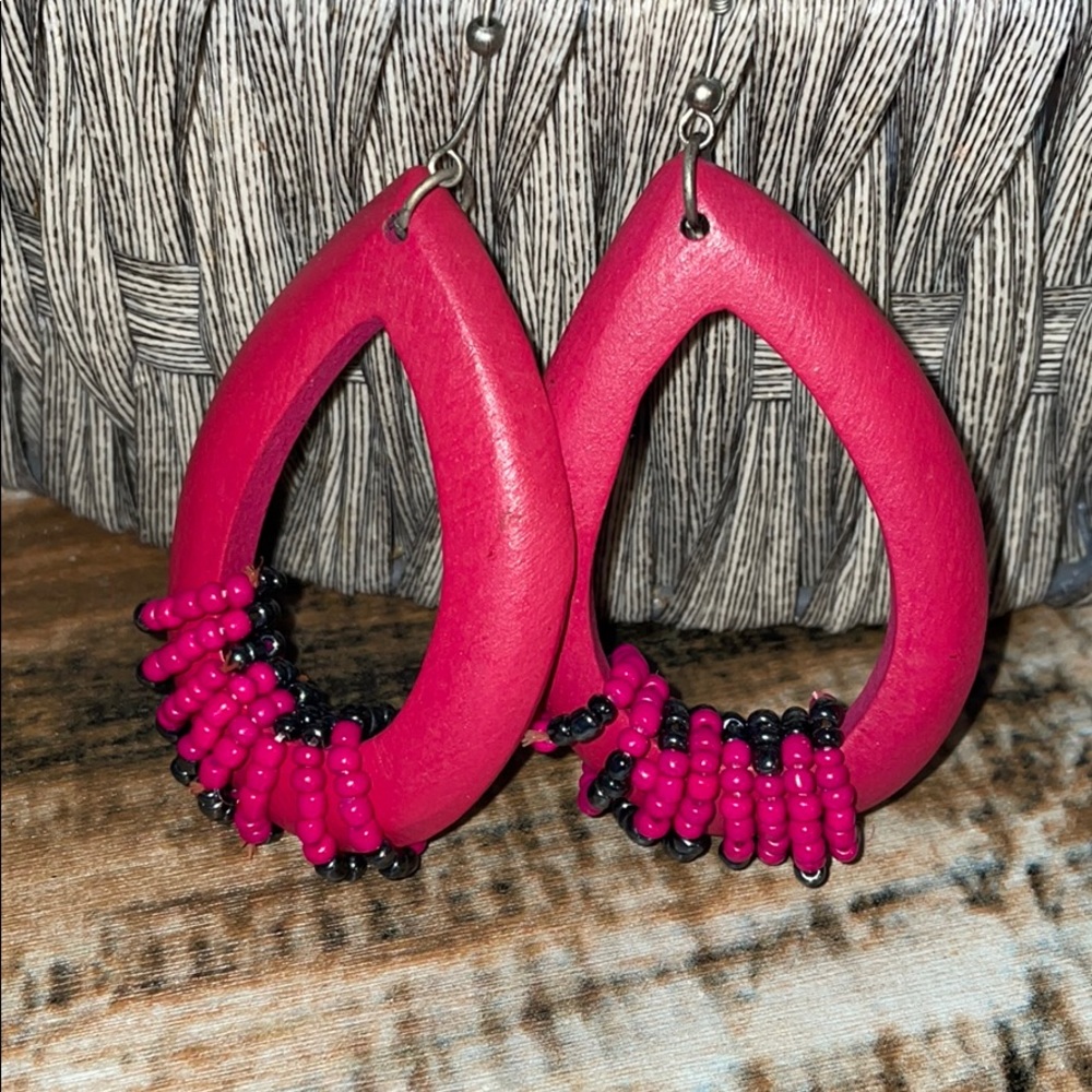 Hot pink blue beads